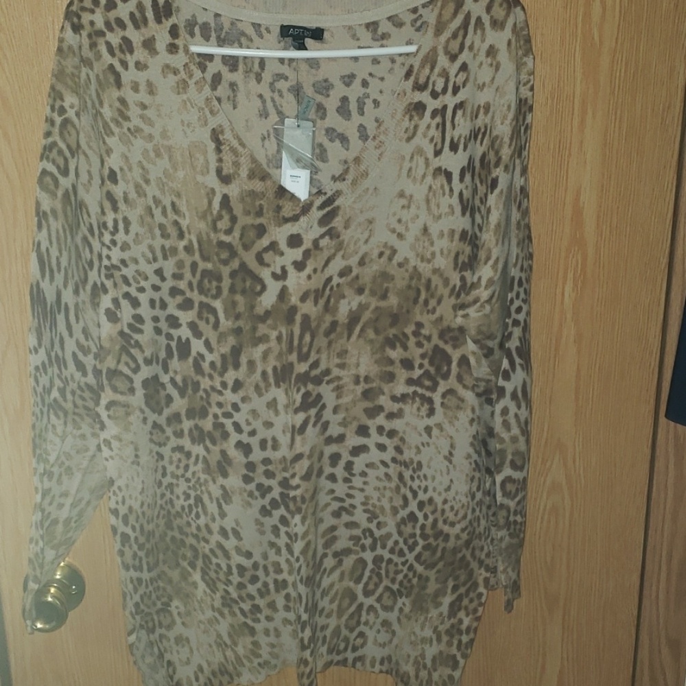 New with tags cheetah print v neck sweater